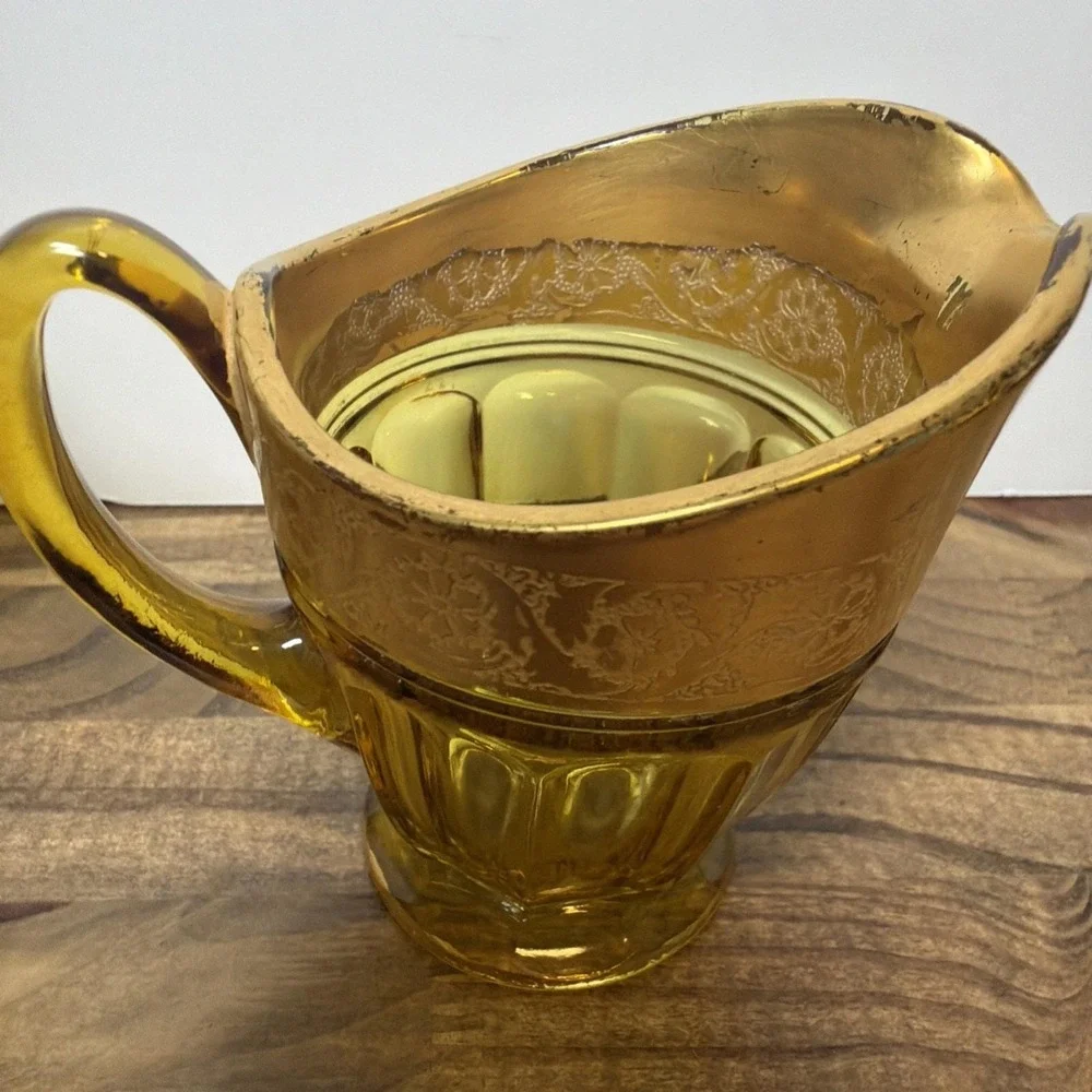The Unbranded Brand vintage amber